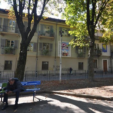 Casa Nel Borgo Vicinissima Al Centro Di Torino Apartment Luaran gambar