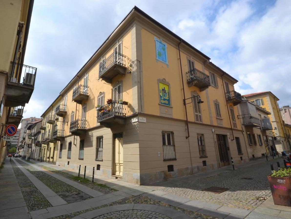 Casa Nel Borgo Vicinissima Al Centro Di Torino Apartment Luaran gambar